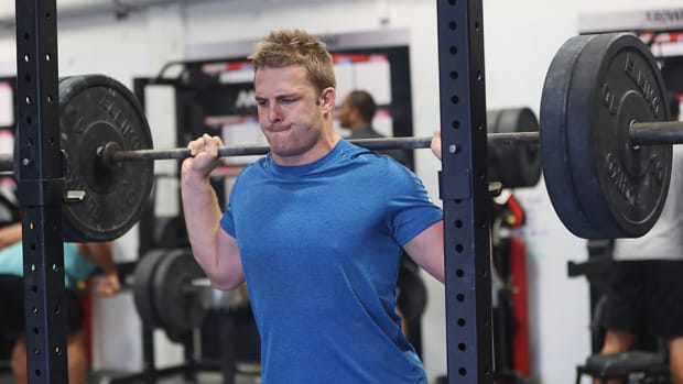 perfect-squat-ask-men-lead.jpg